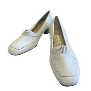 Hush Puppies vintage women’s preppy loafers in white leather NWOB size 8
